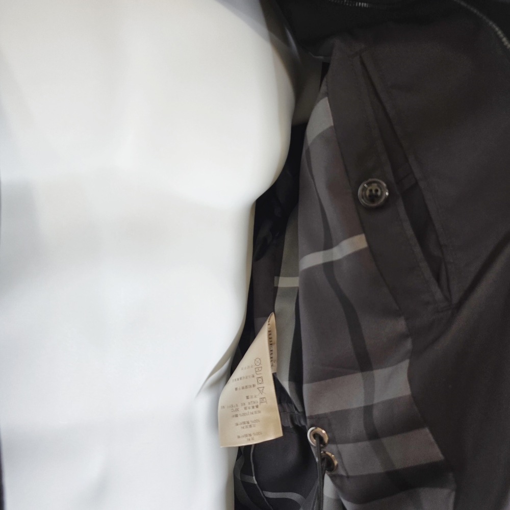✨️ Burberry Hooded Jacket  ✨️ - Picture 5 of 16